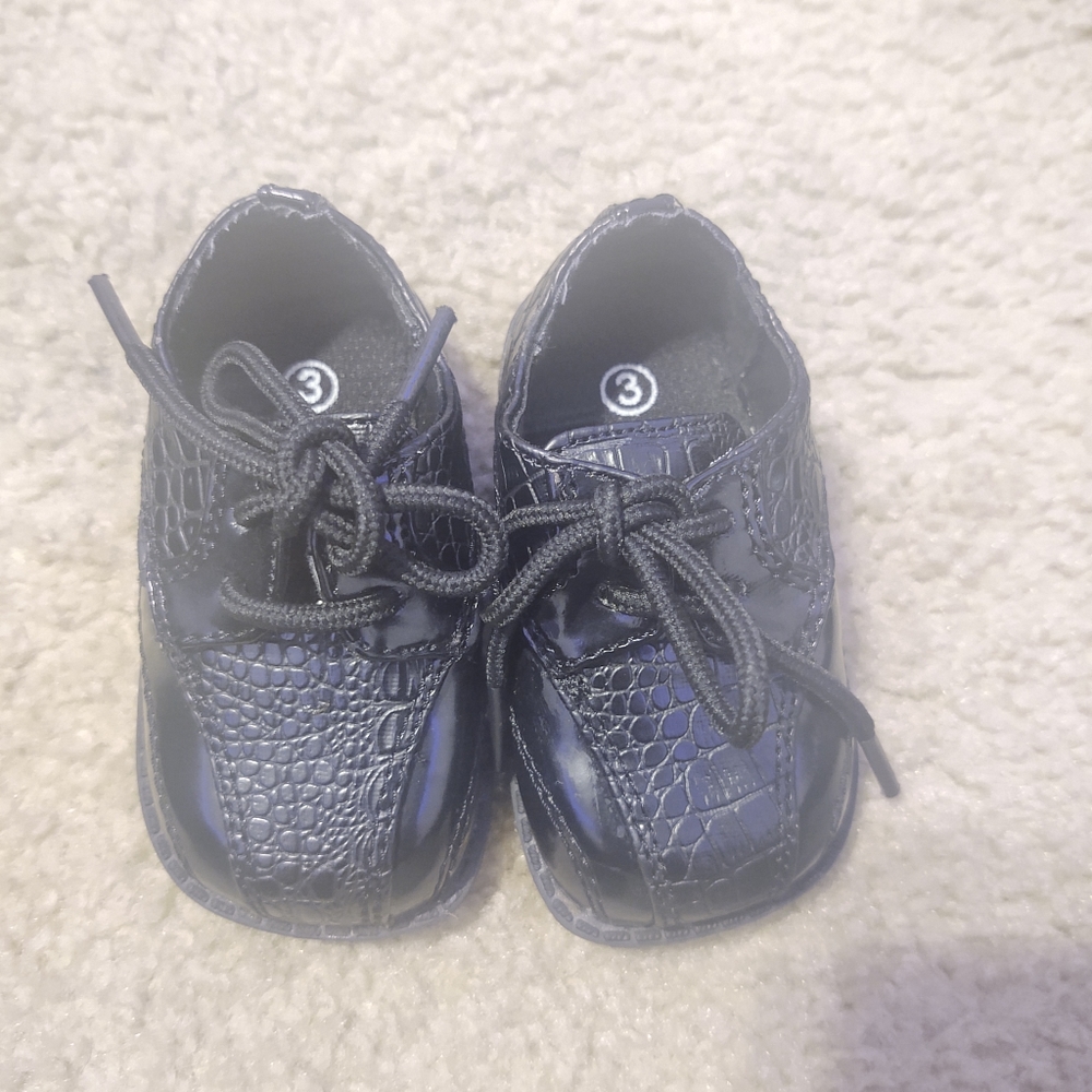 Teeny Toes croc dress shoes